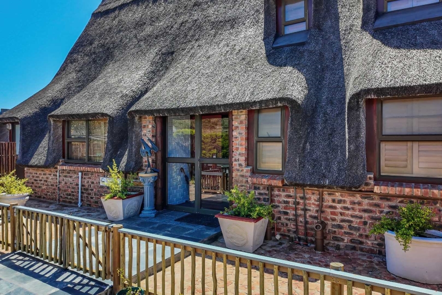 5 Bedroom Property for Sale in Stilbaai Wes Western Cape